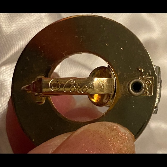 Vintage Coro stamped disc clip on earrings - Picture 4 of 11